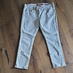 Lucky Brand Legend Capri Cheetah Print Size 10/30